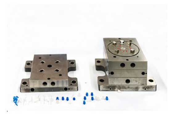 Injection molding vs. die casting