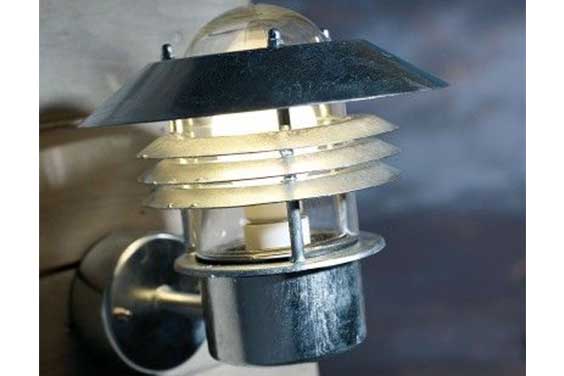Outdoor lightning