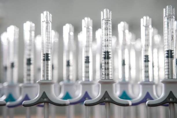 micro injection molding medical component with thin wall precision features