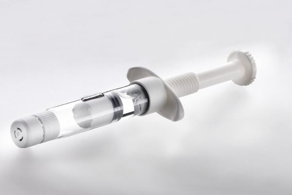 Dual chamber syringe
