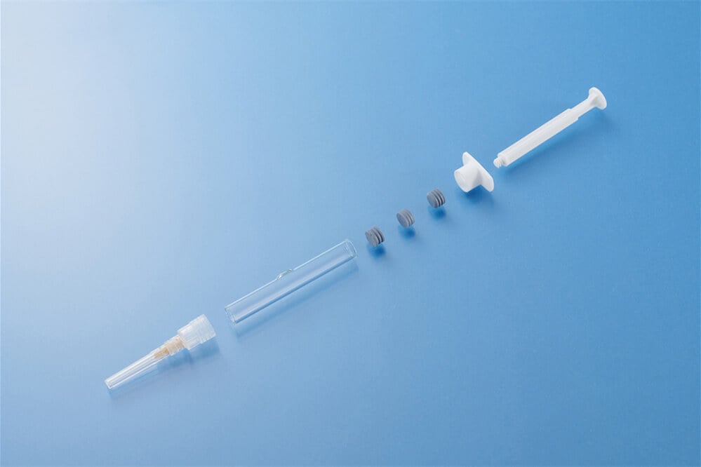 Multi chamber syringe