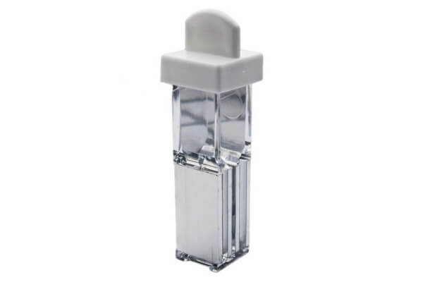Square profile cuvette for electroporation