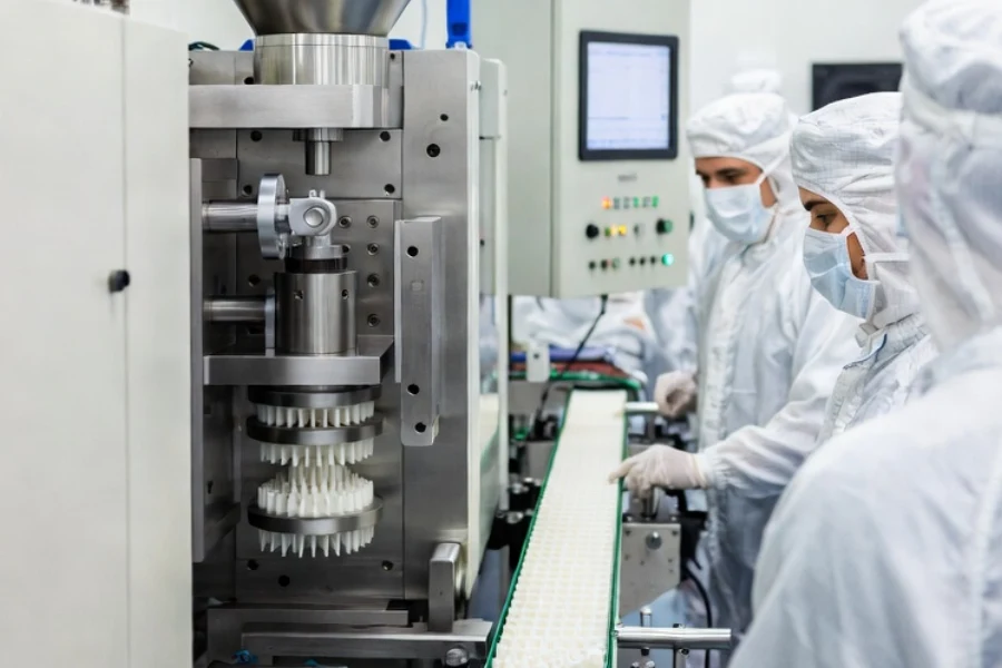 medical injection molding process for regulated medical device components